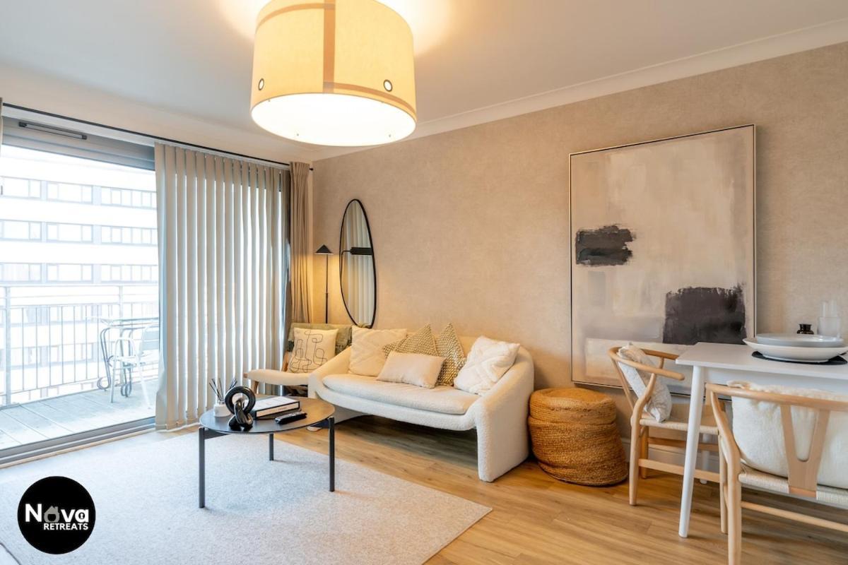 Apartment Central, Spacious Stays, Secure Parking *